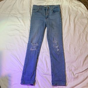 Levi blue denim jeans size 27 - high rise straights